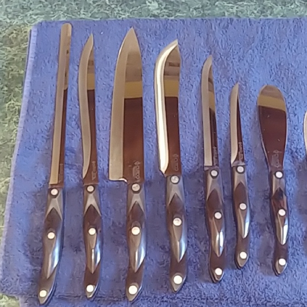 Cutco 16 piece vintage knife set never used